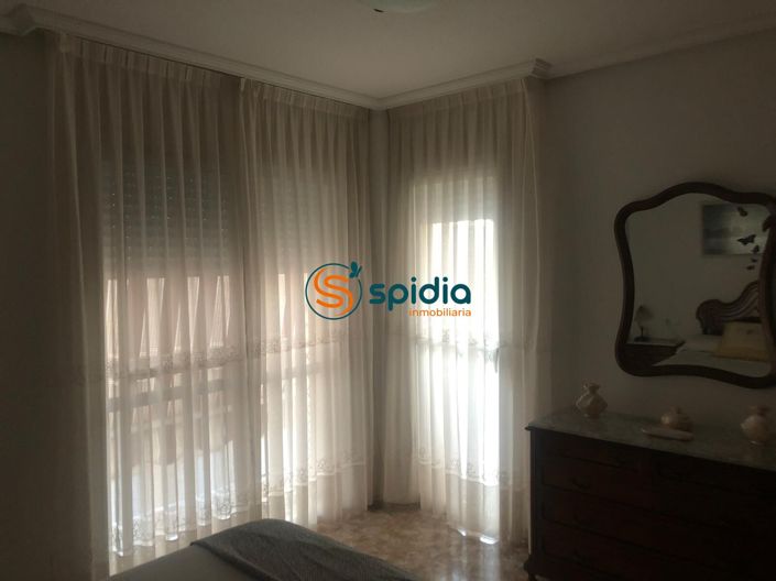 Image No.11-3 Bed Flat for sale