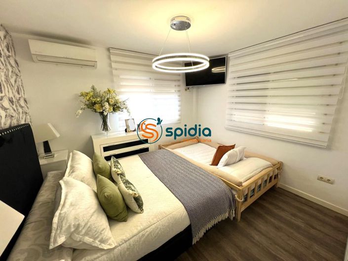 Image No.6-4 Bed Property for sale