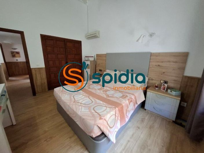 Image No.14-3 Bed Villa for sale