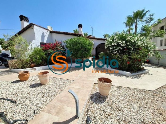 Image No.3-3 Bed Villa for sale