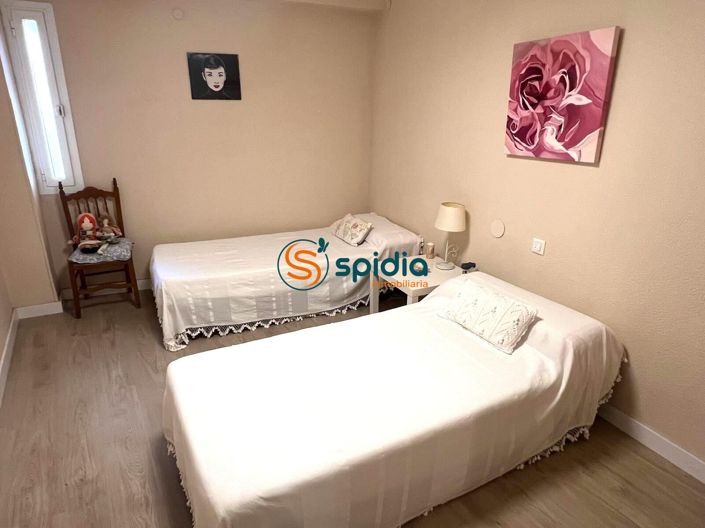 Image No.26-3 Bed Flat for sale