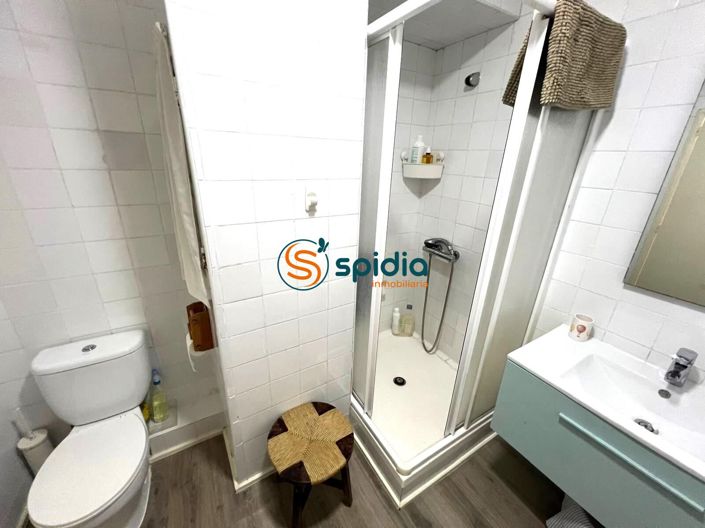 Image No.8-3 Bed Flat for sale