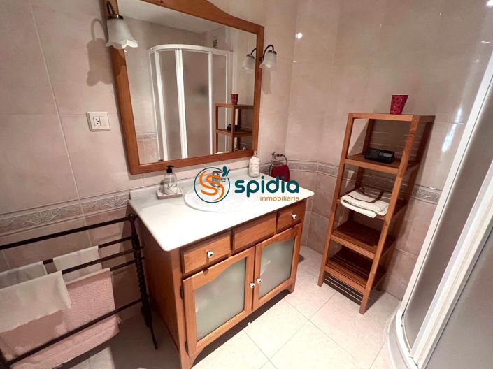 Image No.12-3 Bed Flat for sale