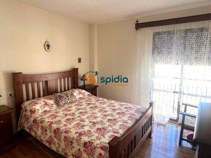 Image No.14-3 Bed Flat for sale