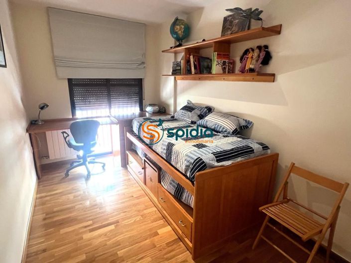 Image No.15-3 Bed Flat for sale