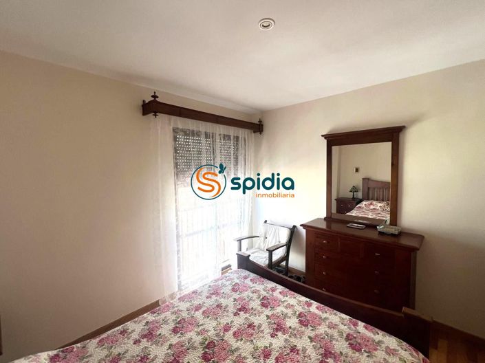 Image No.25-3 Bed Flat for sale