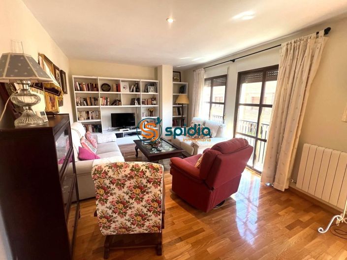 Image No.7-3 Bed Flat for sale