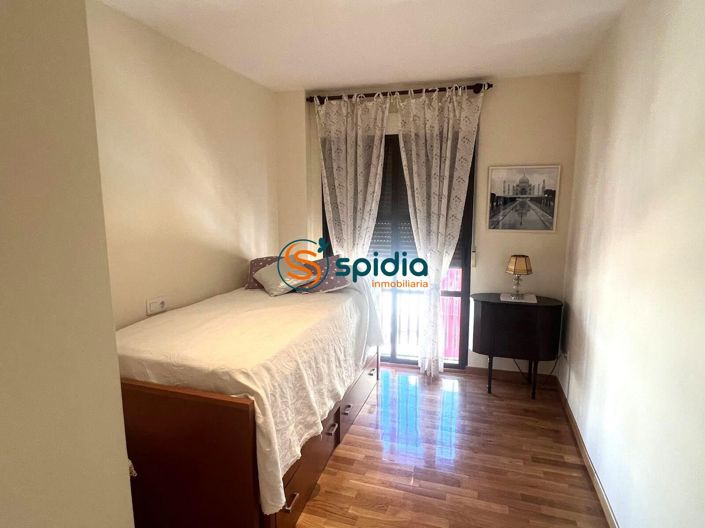 Image No.8-3 Bed Flat for sale