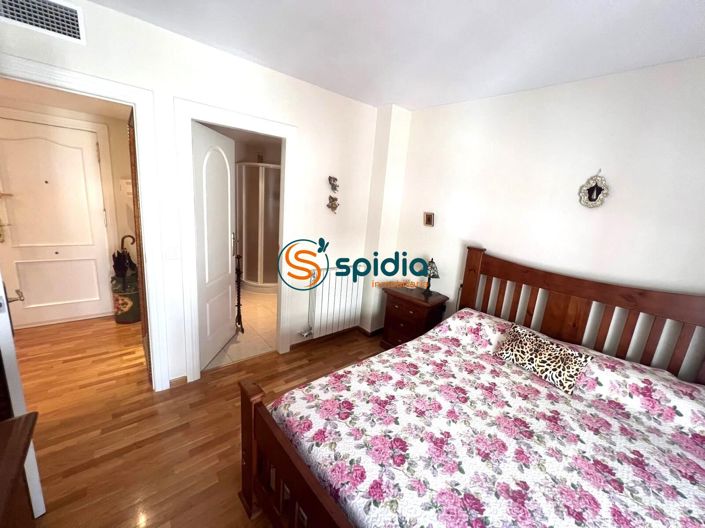 Image No.10-3 Bed Flat for sale