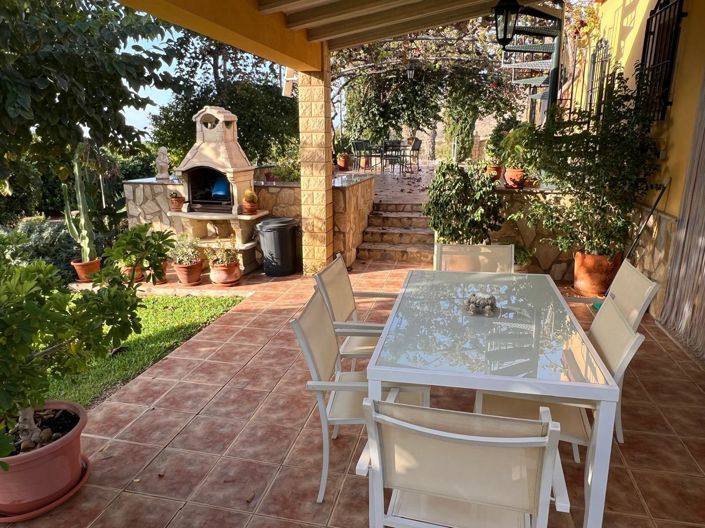 Image No.1-3 Bed Country House for sale