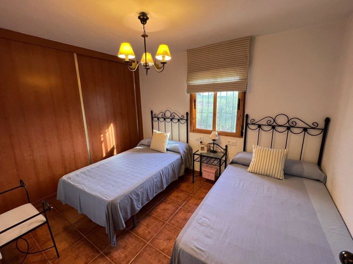 Image No.19-3 Bed Country House for sale