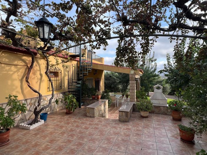 Image No.2-3 Bed Country House for sale