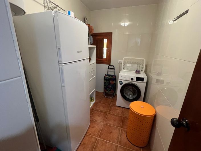 Image No.23-3 Bed Country House for sale