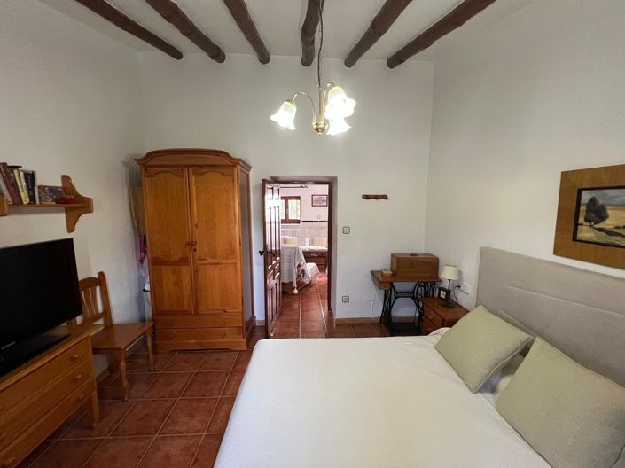 Image No.30-3 Bed Country House for sale