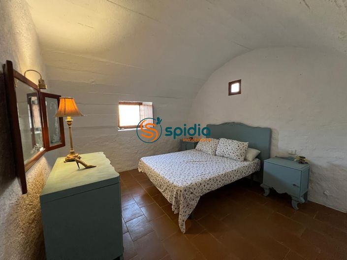 Image No.12-3 Bed Country House for sale