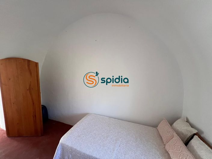 Image No.17-3 Bed Country House for sale