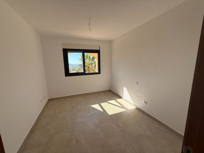 Image No.21-2 Bed Apartment for sale