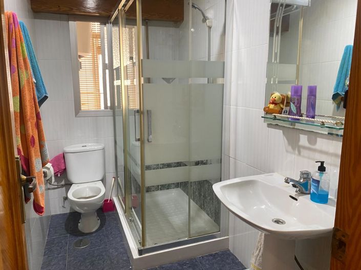 Image No.15-4 Bed Flat for sale