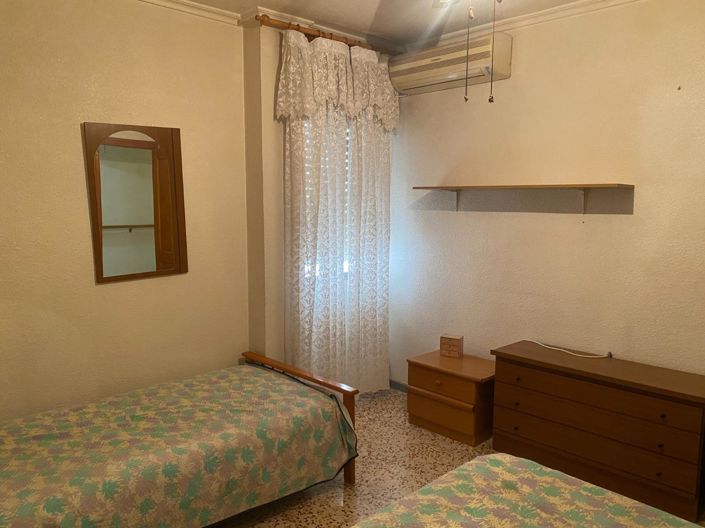 Image No.16-4 Bed Flat for sale