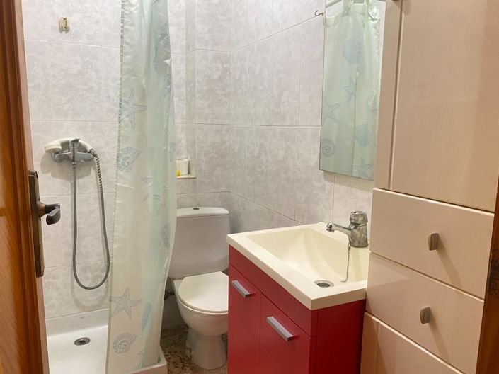 Image No.18-4 Bed Flat for sale