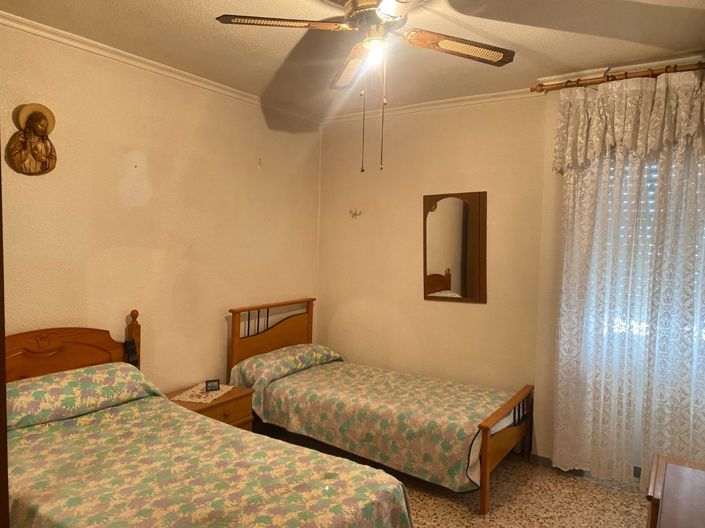 Image No.19-4 Bed Flat for sale