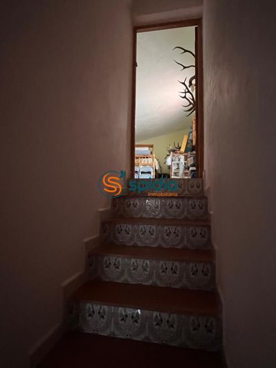 Image No.40-4 Bed Country House for sale