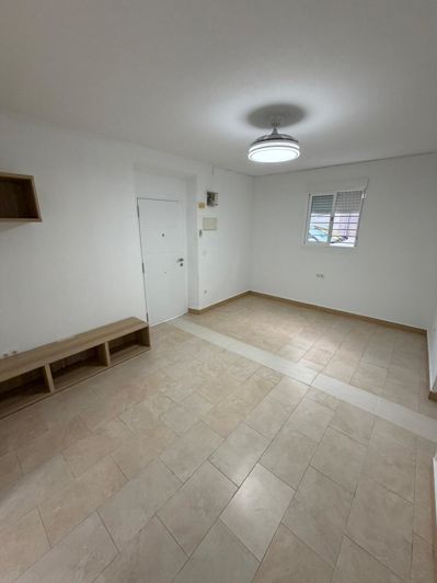 Image No.11-3 Bed House for sale