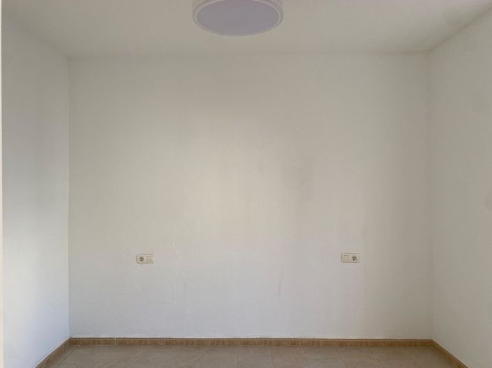 Image No.23-3 Bed House for sale