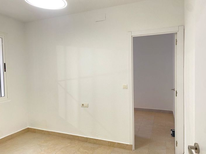 Image No.26-3 Bed House for sale