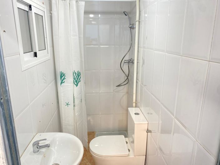 Image No.30-3 Bed House for sale