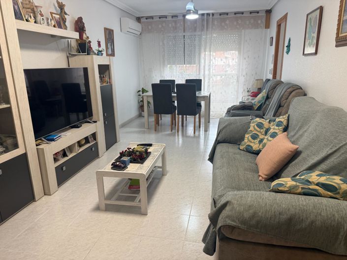 Image No.11-4 Bed Flat for sale