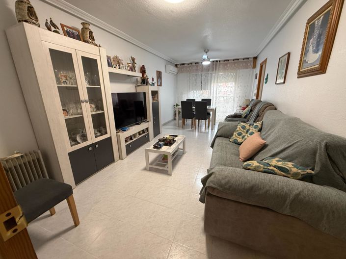 Image No.14-4 Bed Flat for sale