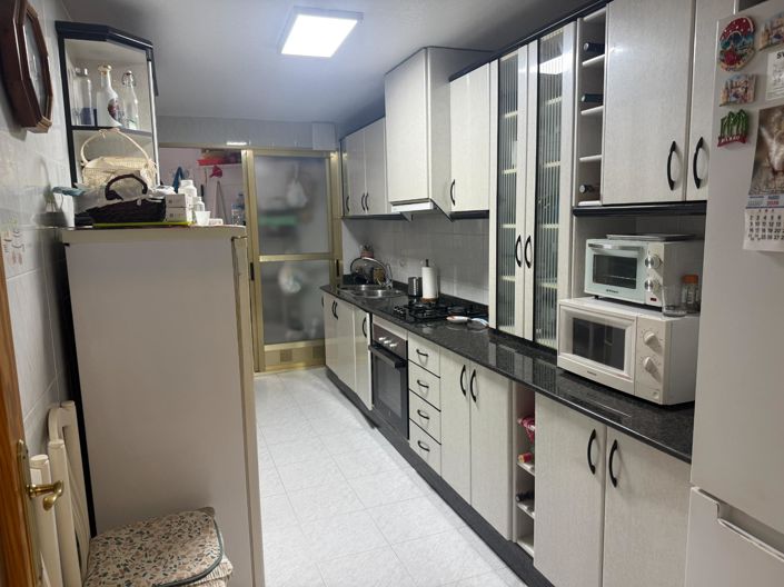 Image No.16-4 Bed Flat for sale