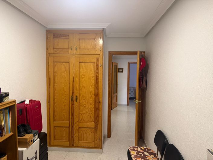 Image No.24-4 Bed Flat for sale