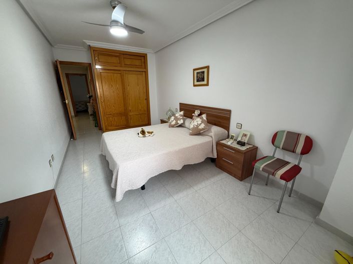 Image No.29-4 Bed Flat for sale