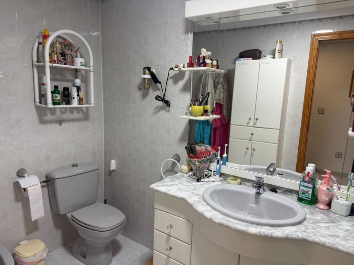 Image No.32-4 Bed Flat for sale