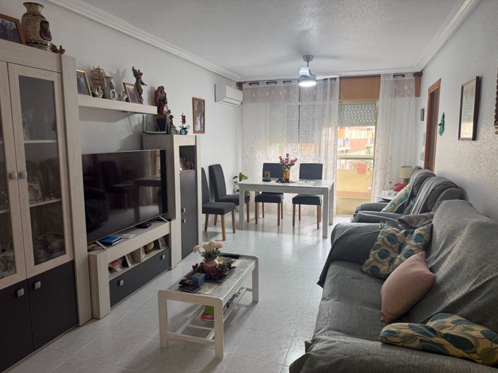 Image No.4-4 Bed Flat for sale