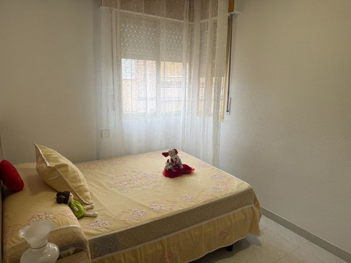 Image No.5-4 Bed Flat for sale