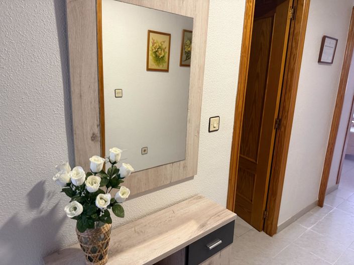 Image No.50-4 Bed Flat for sale