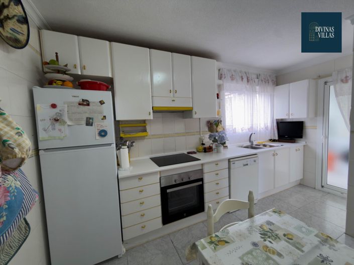 Image No.20-4 Bed Flat for sale