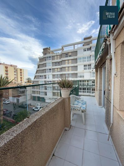 Image No.21-4 Bed Flat for sale