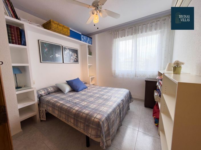 Image No.28-4 Bed Flat for sale