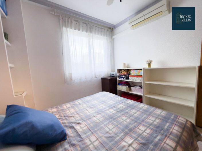 Image No.28-4 Bed Flat for sale