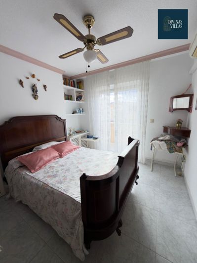 Image No.34-4 Bed Flat for sale