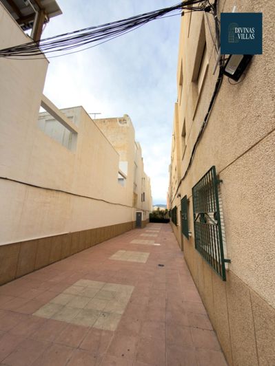 Image No.38-4 Bed Flat for sale
