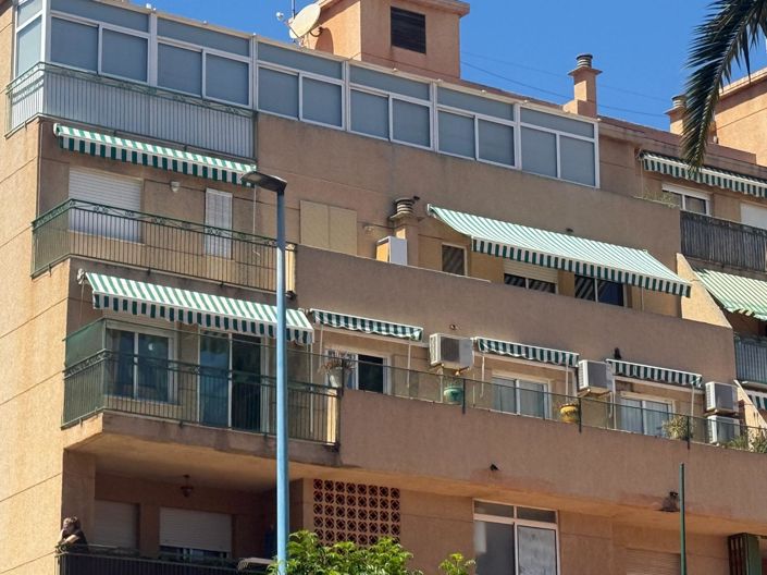 Image No.10-4 Bed Flat for sale