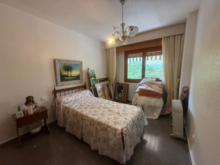 Image No.17-3 Bed Flat for sale