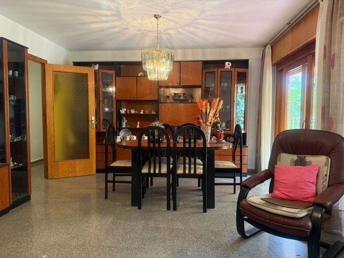 Image No.21-3 Bed Flat for sale