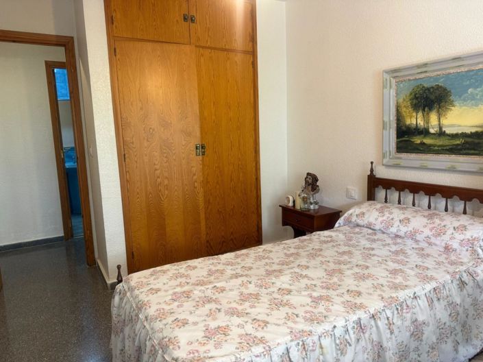 Image No.22-3 Bed Flat for sale