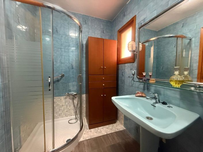 Image No.23-3 Bed Flat for sale